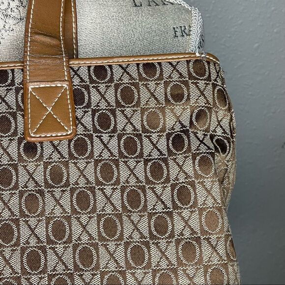 XOXO Tan and Cream Monogram Handbag Purse - Picture 4 of 16
